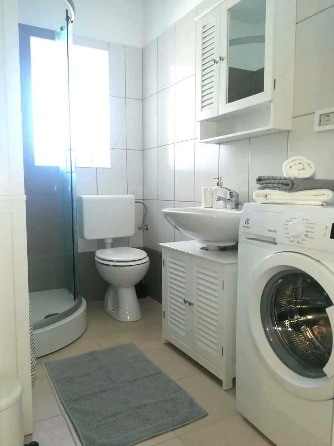 Apartment Seashell Sisan Exterior photo